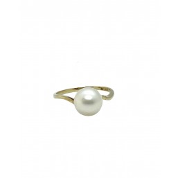 Anello in oro giallo 18Kt con perla